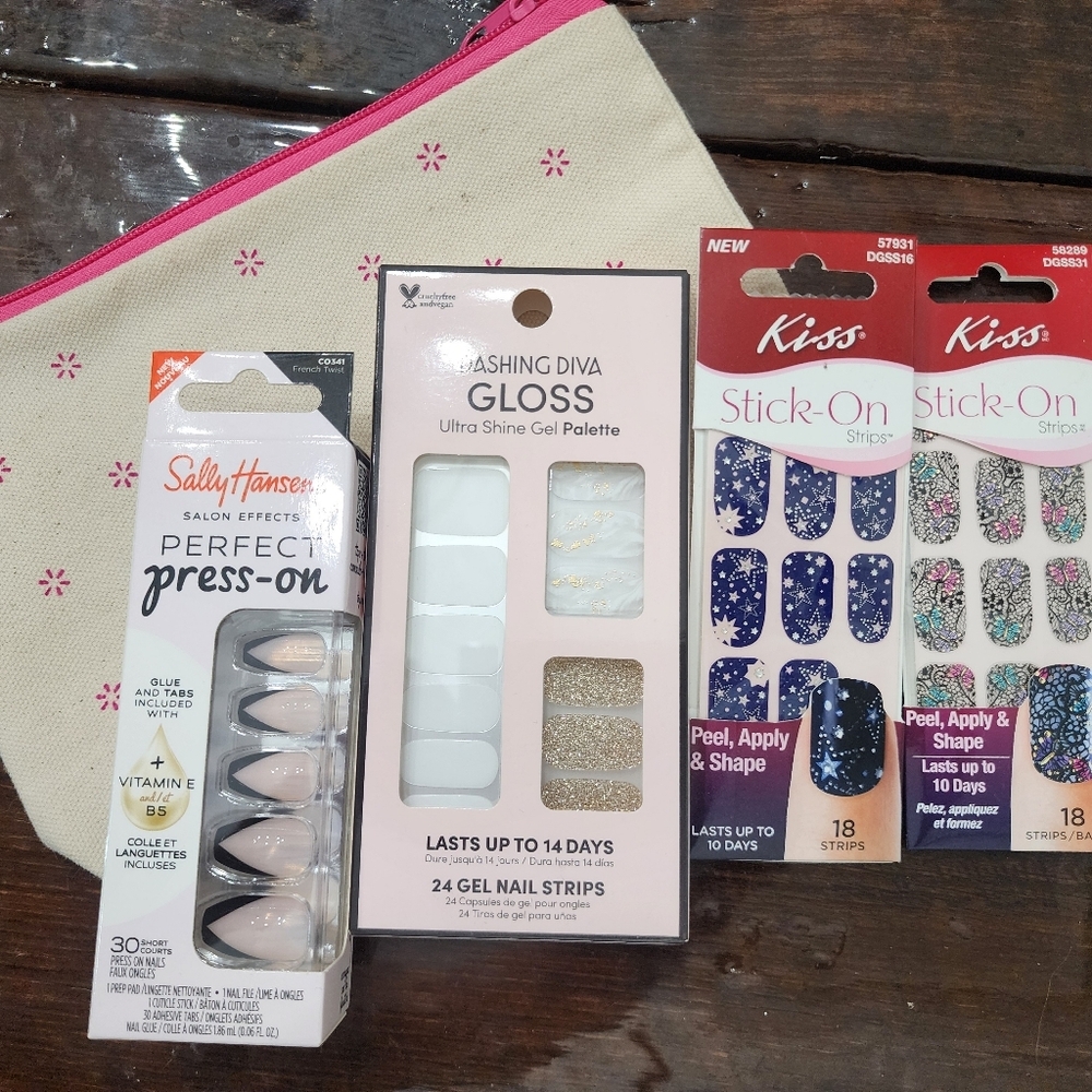 Set of Perfect Press-On Nails, 3 Sets Of Nail Strips, & Free Bag - Picture 3 of 9